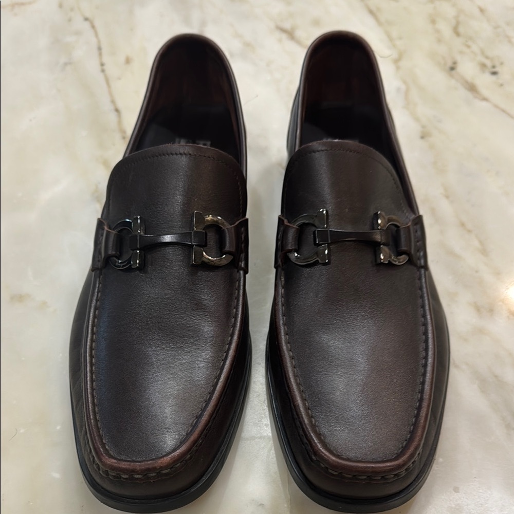 Men's Ferragamo Gancini Leather Loafers (barely worn)